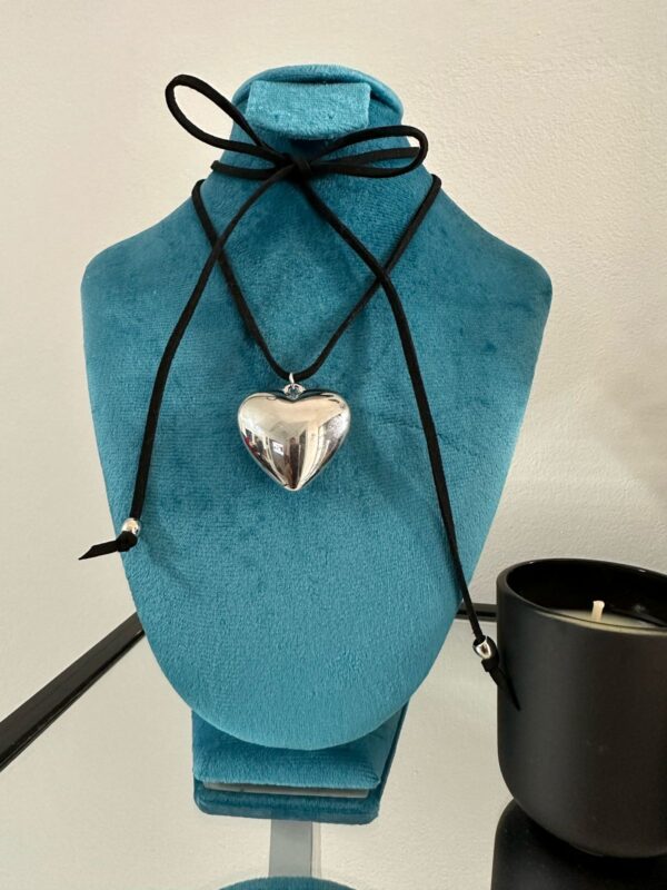 Choker cordon terciopelo con corazones de acero inoxidable