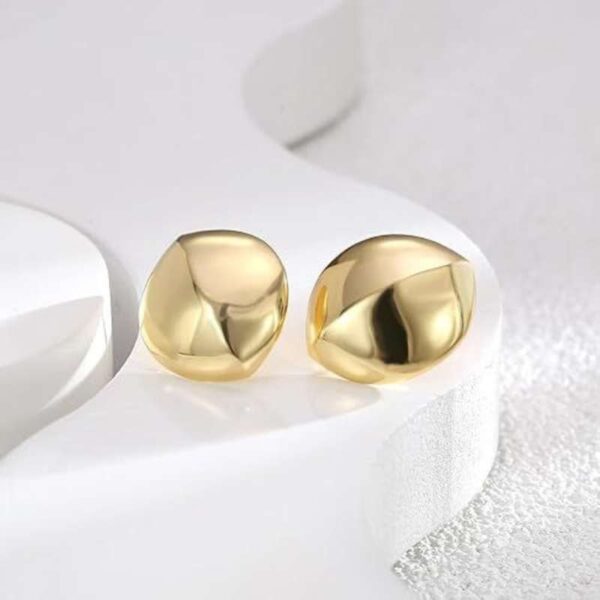 Studs Dorados