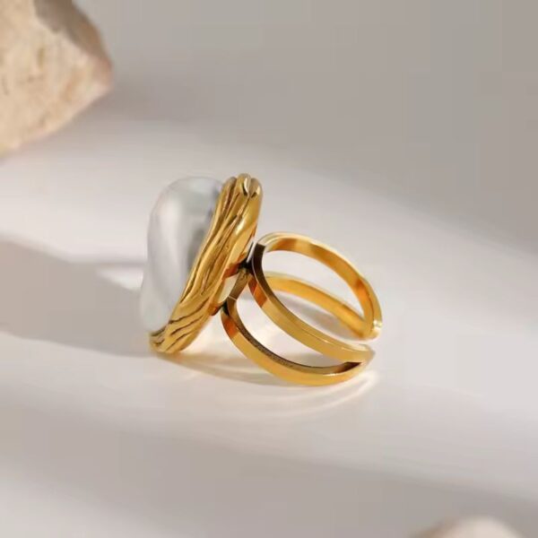 Anillos Grandes Perlas Barrocas de acero inoxidable con Oro de 18K de Joyería de Lujo