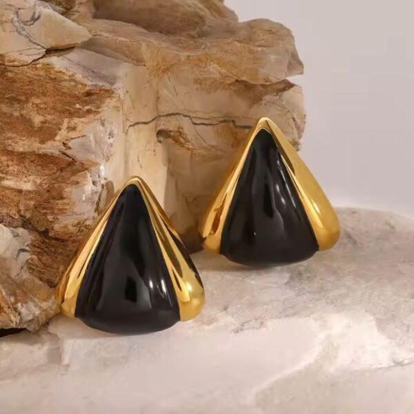 Aritos triangulares forma gota piedra negra de acero inoxidable enchapado en Oro de 18k fascinante
