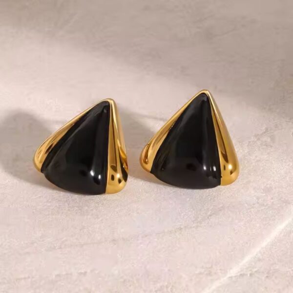 Aritos triangulares forma gota piedra negra de acero inoxidable enchapado en Oro de 18k fascinante