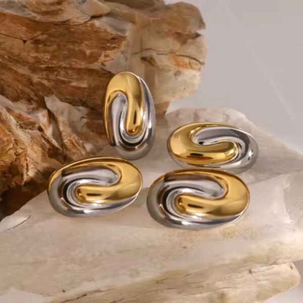 Aretes Acero inoxidable ovalos dos tonos inspirador Van Cleef enchapado 18k