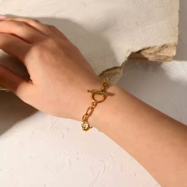 Pulsera acero inoxidable mujer laminado en oro de 18k con eslabones clásicos simples y cierre de palanca nuevo